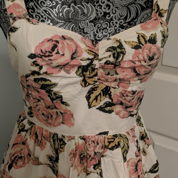 Pins and Needles Urban Outfitters floral dress - Picture 2 of 8
